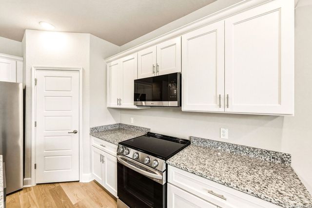 7215 MAGNOLIA CRK, San Antonio, TX 78252