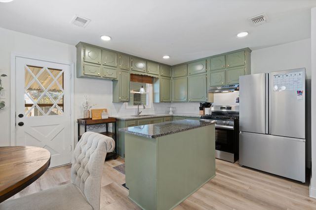 1437 Nash Street, Garland, TX 75042