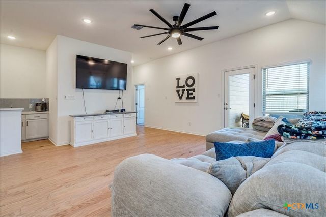 409 Durian Loop, Buda, TX 78610