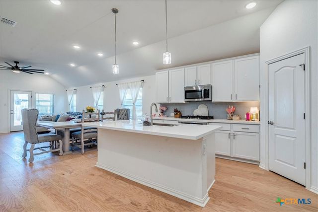 409 Durian Loop, Buda, TX 78610