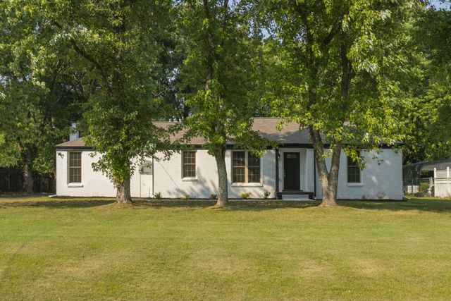 1229 Berwick Trl, Madison, TN 37115