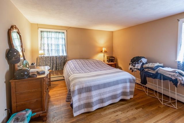 51 Stoughton St, Quincy, MA 02169