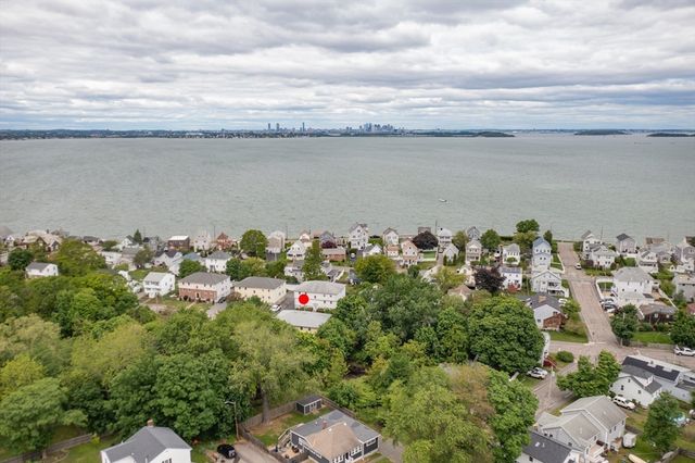 51 Stoughton St, Quincy, MA 02169