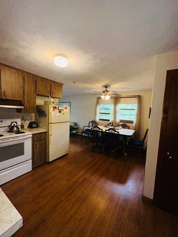 51 Stoughton St, Quincy, MA 02169