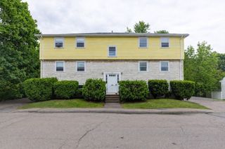 51 Stoughton St, Quincy, MA 02169