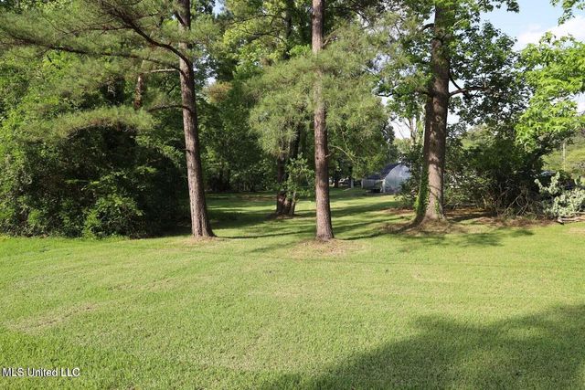 2330 Raymond Road, Jackson, MS 39213