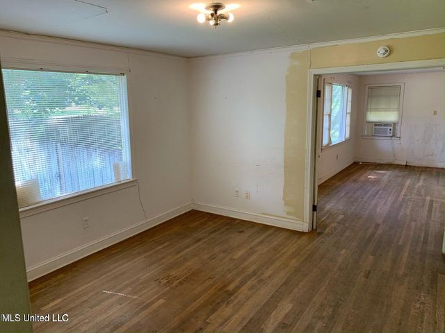 2330 Raymond Road, Jackson, MS 39213