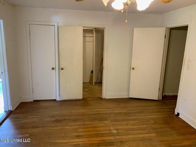 2330 Raymond Road, Jackson, MS 39213