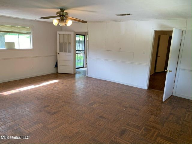 2330 Raymond Road, Jackson, MS 39213