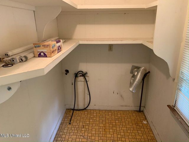 2330 Raymond Road, Jackson, MS 39213