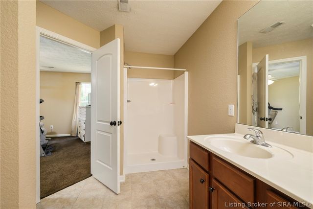 1620 Jacobs Lane, Jeffersonville, IN 47130