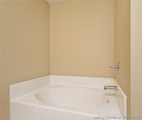 1620 Jacobs Lane, Jeffersonville, IN 47130
