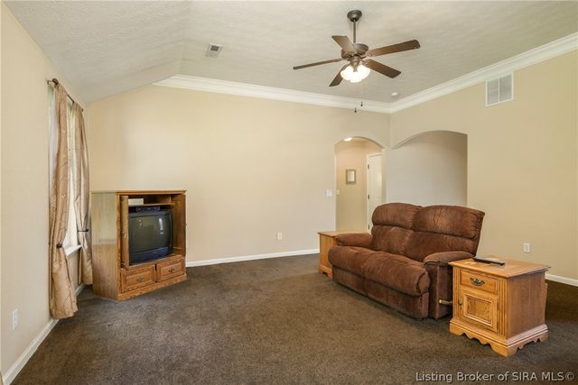 1620 Jacobs Lane, Jeffersonville, IN 47130