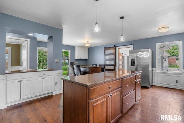 1325 S Bates Avenue, Springfield, IL 62704