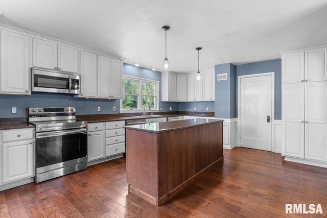 1325 S Bates Avenue, Springfield, IL 62704