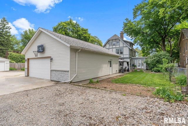 1325 S Bates Avenue, Springfield, IL 62704