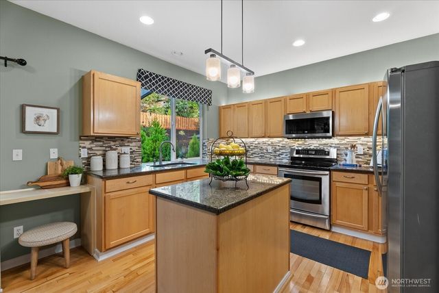 24546 SE 276th Court, Maple Valley, WA 98038
