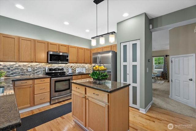 24546 SE 276th Court, Maple Valley, WA 98038