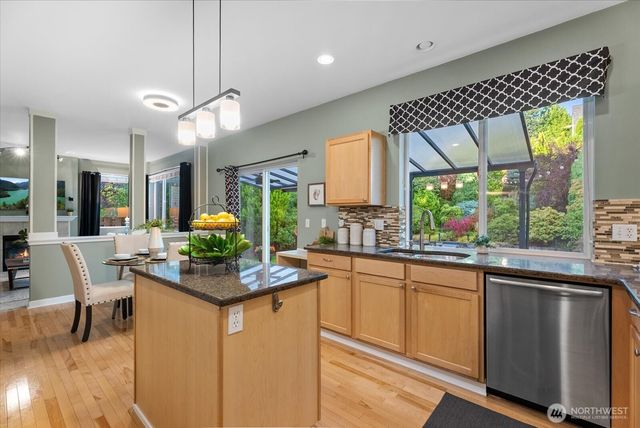 24546 SE 276th Court, Maple Valley, WA 98038