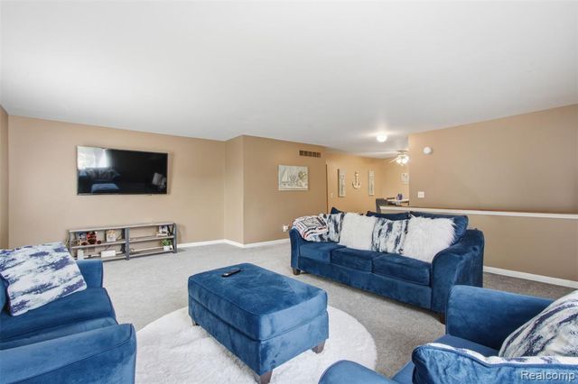 735 Claire Pointe Circle, Saint Clair Shores, MI 48081