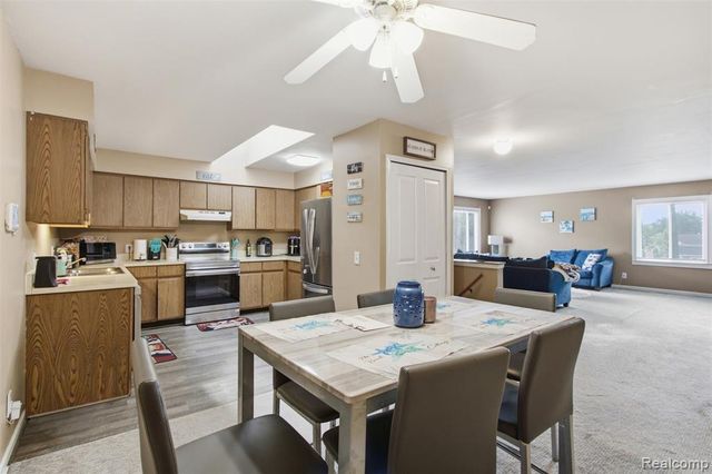 735 Claire Pointe Circle, Saint Clair Shores, MI 48081