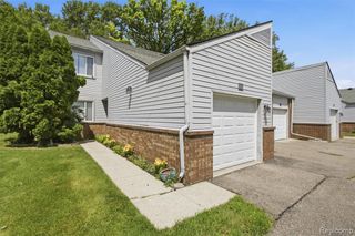 735 Claire Pointe Circle, Saint Clair Shores, MI 48081