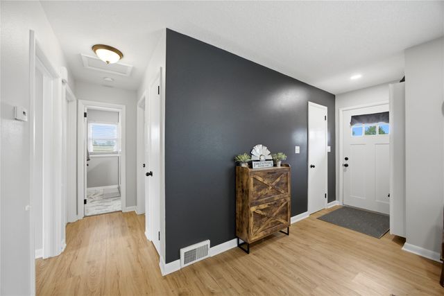 1127 Maple Avenue, Norwalk, IA 50211