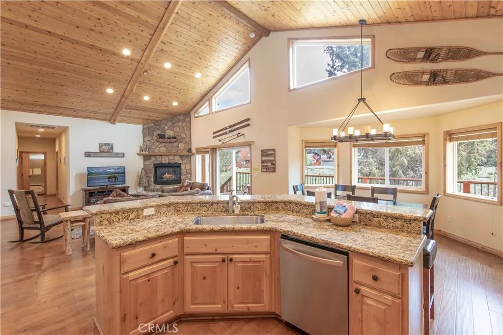 Image 22 of property listing at 41771 Swan Drive, Big Bear Lake, CA 92315