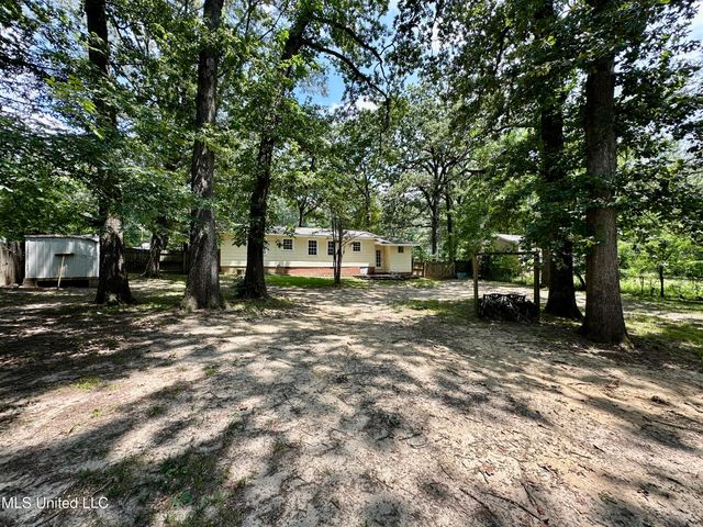 213 W Lakeview Drive, Clinton, MS 39056
