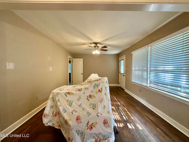213 W Lakeview Drive, Clinton, MS 39056