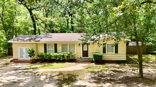 213 W Lakeview Drive, Clinton, MS 39056