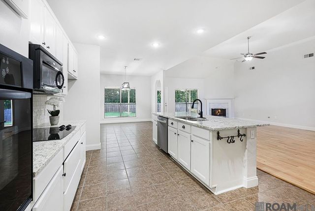 22782 Greencliff Dr, Denham Springs, LA 70726