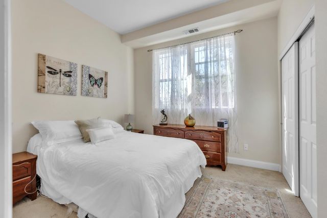 137 Tomlinson Dr, Folsom, CA 95630