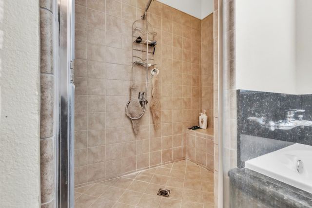 137 Tomlinson Dr, Folsom, CA 95630