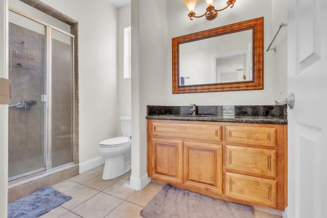 137 Tomlinson Dr, Folsom, CA 95630