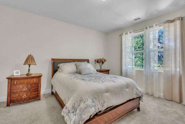 137 Tomlinson Dr, Folsom, CA 95630