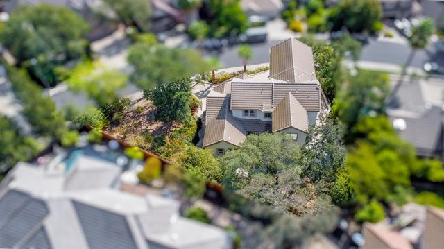 137 Tomlinson Dr, Folsom, CA 95630