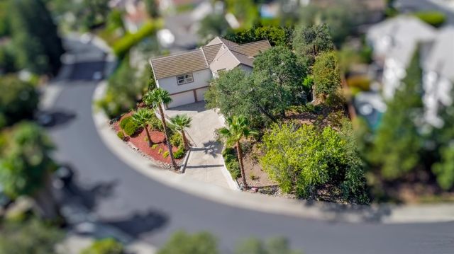 137 Tomlinson Dr, Folsom, CA 95630