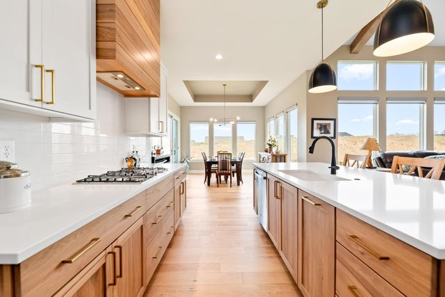 151 N Ciderbluff Ct, Wichita, KS 67052