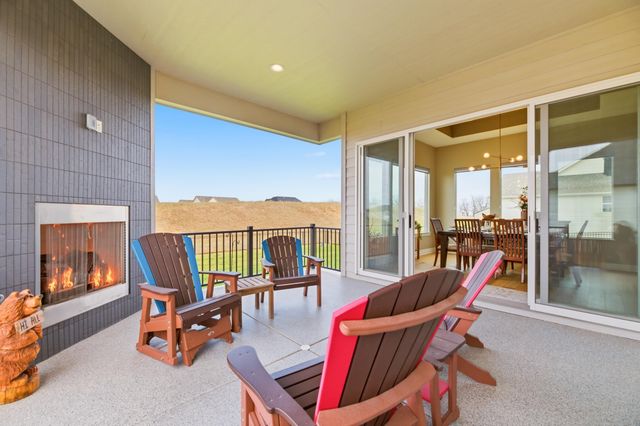 151 N Ciderbluff Ct, Wichita, KS 67052