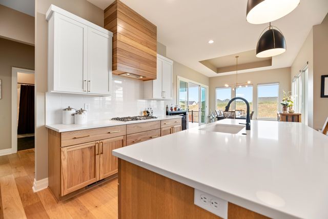 151 N Ciderbluff Ct, Wichita, KS 67052