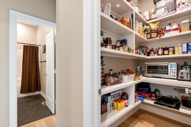 151 N Ciderbluff Ct, Wichita, KS 67052