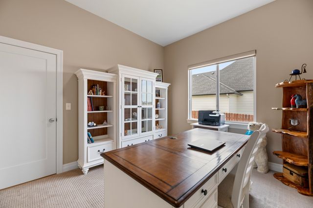 151 N Ciderbluff Ct, Wichita, KS 67052