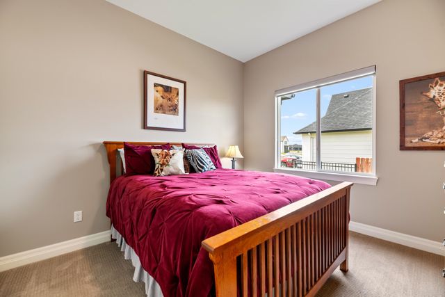 151 N Ciderbluff Ct, Wichita, KS 67052