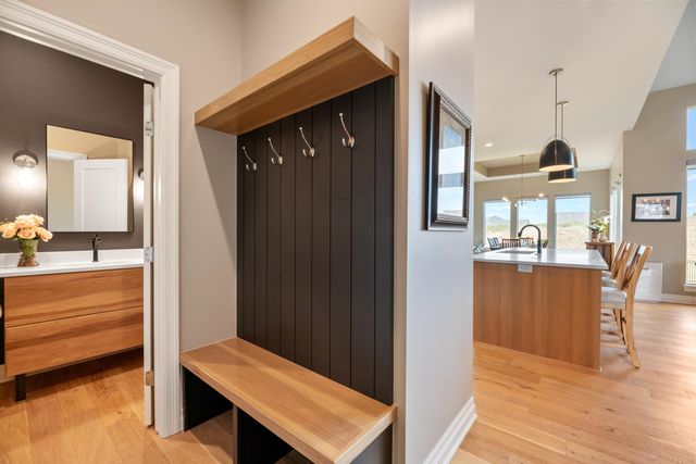 151 N Ciderbluff Ct, Wichita, KS 67052