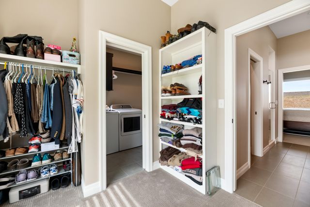 151 N Ciderbluff Ct, Wichita, KS 67052