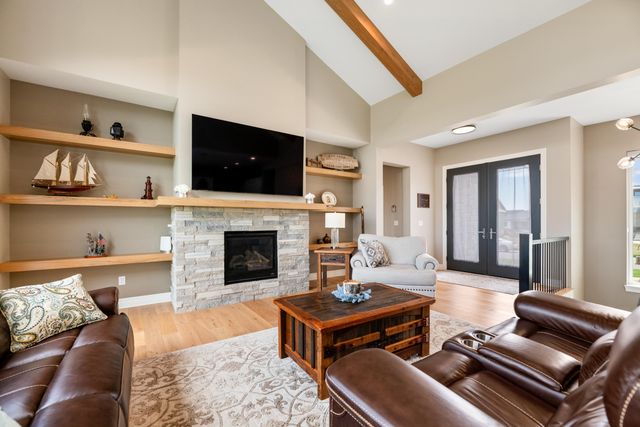 151 N Ciderbluff Ct, Wichita, KS 67052