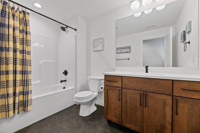 151 N Ciderbluff Ct, Wichita, KS 67052