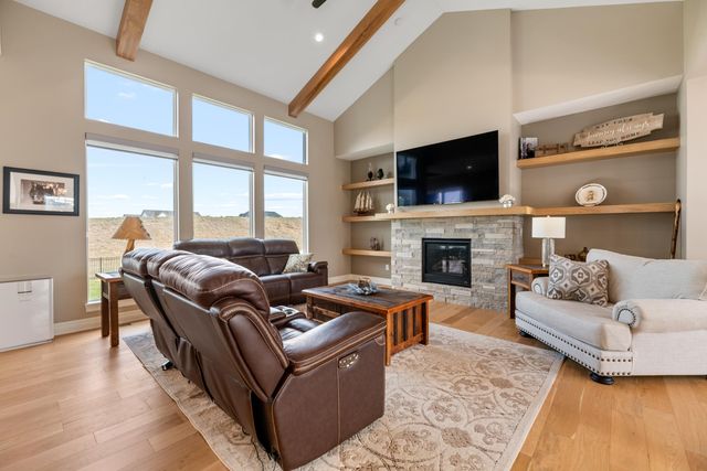 151 N Ciderbluff Ct, Wichita, KS 67052