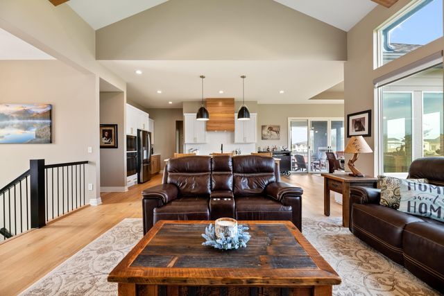 151 N Ciderbluff Ct, Wichita, KS 67052